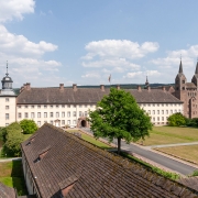 Gesamtansicht von Schloss und Kloster Corvey