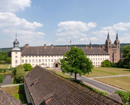 Gesamtansicht von Schloss und Kloster Corvey