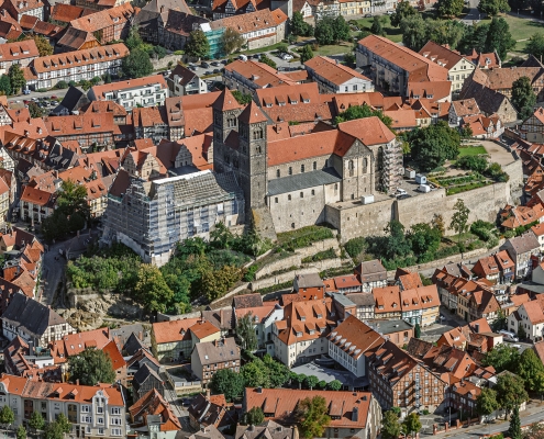 Luftbild vom Schlossberg in Quedlinburg (Südwestansicht, 2022)