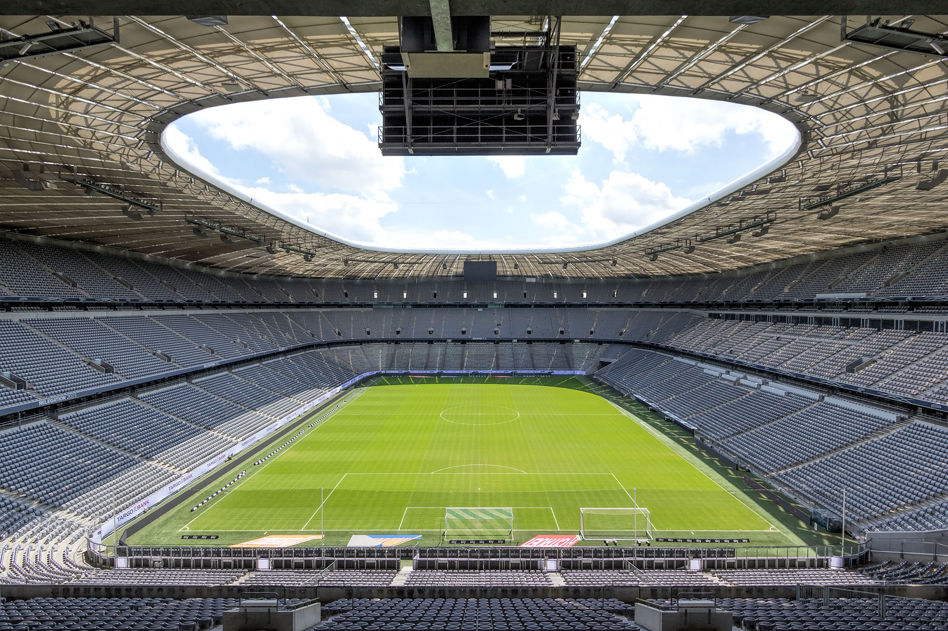 Spielfeld Allianz Arena München