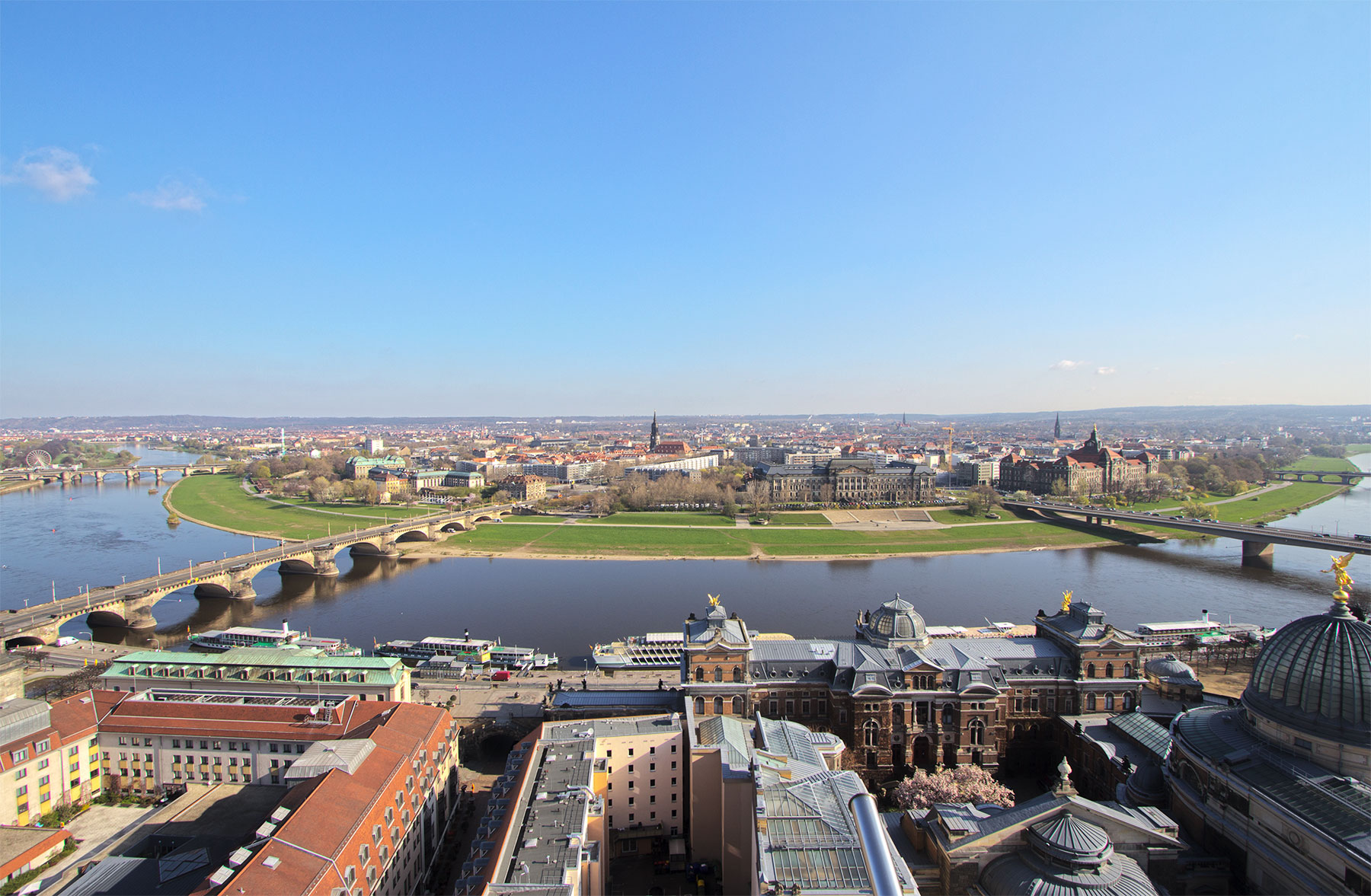 Blick nach Norden aus der Laterne der Frauenkirche in Dresden | Architekturfotografie