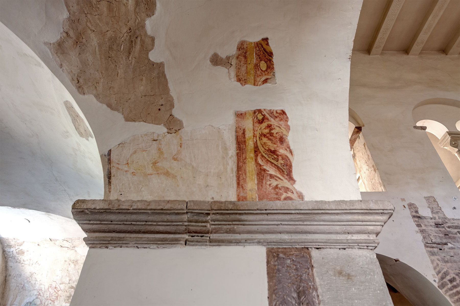 Wandmalerei im Obergeschoss des karolingischen Westwerks von Kloster Corvey, dem UNESCO-Welterbe bei Höxter an der Weser.