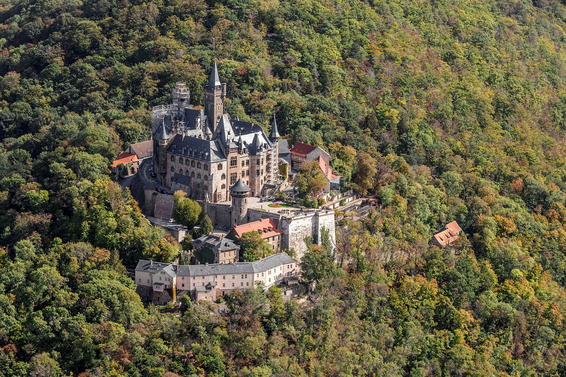 Luftaufnahme vom Schloss in Wernigerode